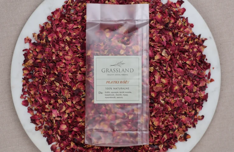 platki-rozy-dla-gryzoni-krolikow